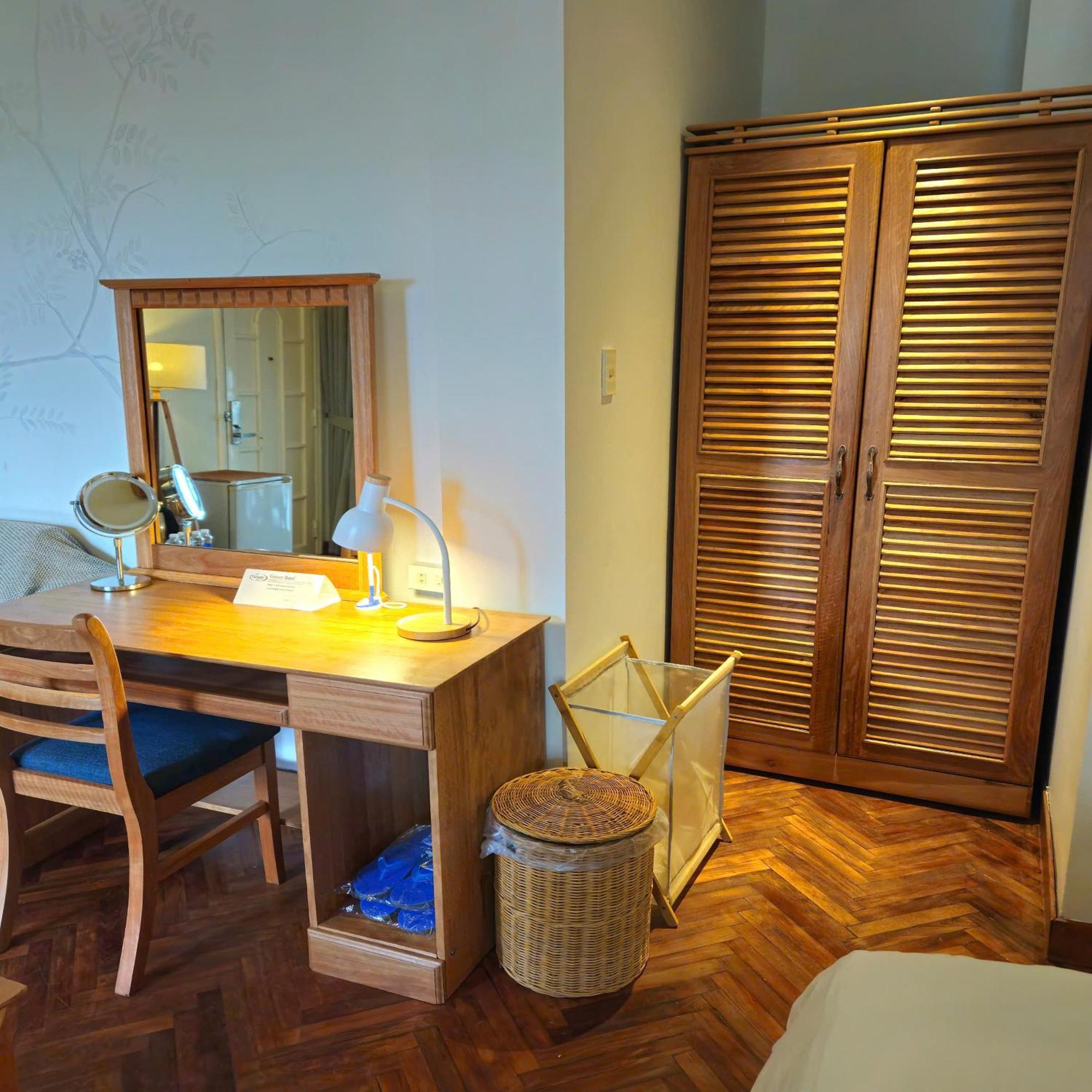 Victory Hotel Hue Bagian luar foto