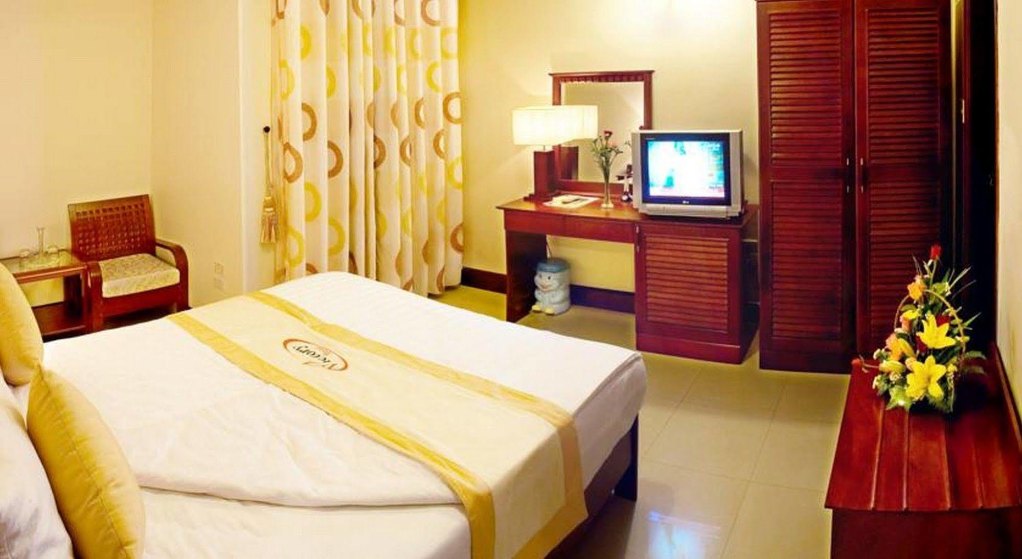 Victory Hotel Hue Bagian luar foto